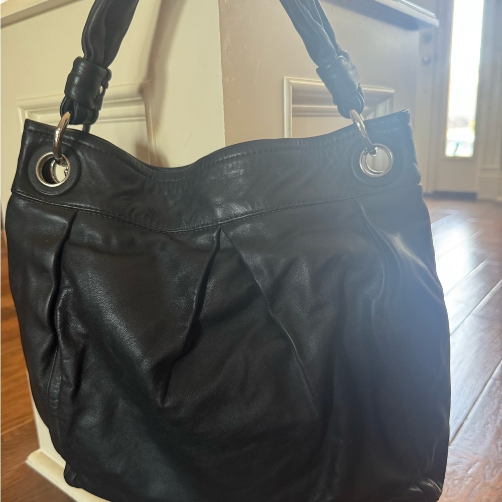 Elegant Black Leather Shoulder Bag